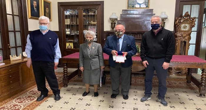 Βράβευση του βετεράνου της σκοποβολής Ευλάμπιου Μάνθου