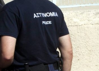 Ανήλικοι έκλεβαν περίπτερο