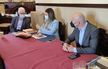 Συνεργασία με τους Υφυπουργούς Τουρισμού και Περιβάλλοντος