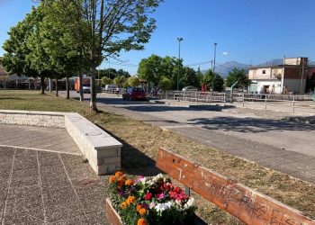 Πολύτιμοι σύμμαχοι στην αποκατάσταση του πάρκου Σεισμοπλήκτων οι μαθητές του 8ου Λυκείου