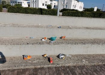 Aσυνείδητοι γέμισαν με σκουπίδια το Πανηπειρωτικό Στάδιο