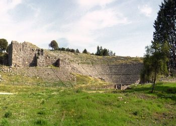Kλειστός 13.00΄ – 17.00΄o αρχαιολογικός χώρος Δωδώνης