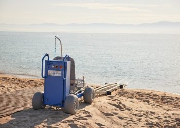 Yποδομές ΑΜΕΑ στις παραλίες Λούτσας και Βράχου