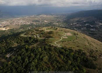 Αρχαιολογικοί χώροι ακρόπολης Μεγάλου Γαρδικίου και Ναού Αρείου Διός στο Ροδοτόπι Δήμου Ζίτσας.