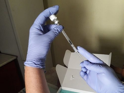 Ξεκίνησαν οι πρώτοι κατ’ οίκον εμβολιασμοί στο Δήμο Ηγουμενίτσας