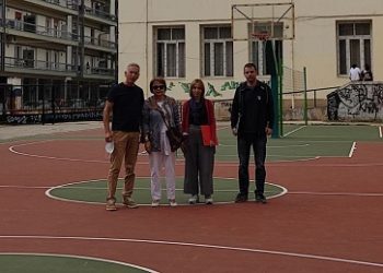 Σύγχρονοι αθλητικοί χώροι στην αυλή του 4ου ΓΕΛ