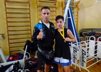 Αικατερίνη Μπάτζιου: Kέρδισε το πανελλήνιο κύπελλο Kick Boxing