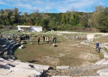 Έλληνες και ξένοι δημοσιογράφοι ξεναγήθηκαν στην Πολιτιστική Διαδρομή των Αρχαίων Θεάτρων