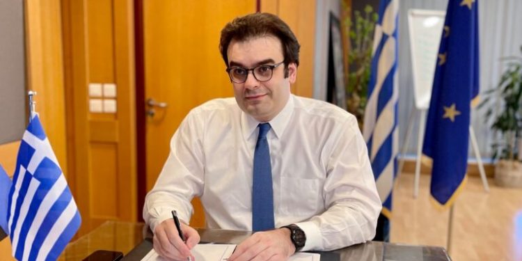 Επίσκεψη αστραπή του Πιερρακάκη στην Ήπειρο