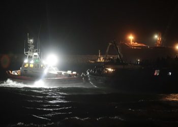 Πλοίο υποστήριξης εξεδρών της Energean σε επιχείρηση διάσωσης 400 μεταναστών στην Ιταλία