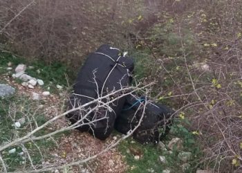 Βρέθηκαν σάκοι κρυμμένοι σε θάμνους με ναρκωτικά