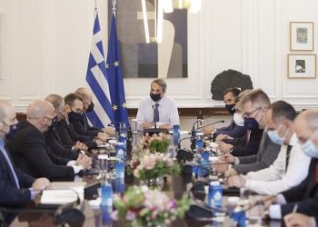 Σύσκεψη υπό τον Πρωθυπουργό Κυριάκο Μητσοτάκη με θέμα την εφαρμογή των νέων μέτρων