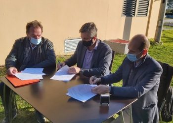 Με υπογραφή Δημάρχου Αρταίων Χρήστου Τσιρογιάννη ξεκινά το έργο κατασκευής αποχέτευσης ακαθάρτων για το Γλυκορίζο, την Λιμίνη και την Αγία Τριάδα Κεραματών, προϋπολογισμού 5,5 εκ. ευρώ.