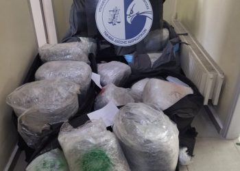 192 κιλά ναρκωτικα σε σάκους βρέθηκαν σε παραθαλάσσια περιοχή (βίντεο)