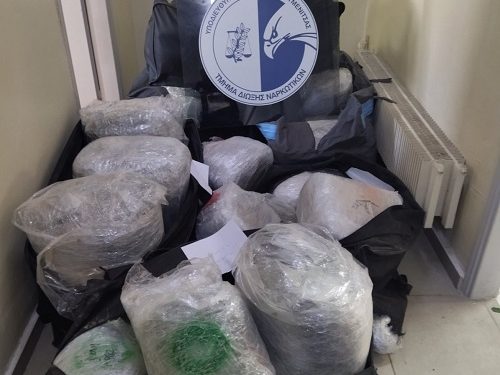 192 κιλά ναρκωτικα σε σάκους βρέθηκαν σε παραθαλάσσια περιοχή (βίντεο)