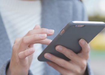 Φθηνότερη για όλους από 1η Ιανουαρίου η κινητή και η καρτοκινητή τηλεφωνία