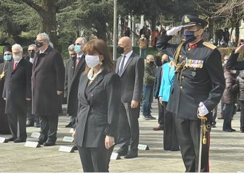 “ΕΛΕΥΘΕΡΙΑ 2022” Η Πρόεδρος της Δημοκρατίας κατέθεσε στεφάνι στο Ηρώο Μπιζανομάχων