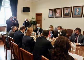 Συνάντηση του Στ. Καλογιάννη με αντιπροσωπεία εκπροσώπων του Αλβανικού Κοινοβουλίου