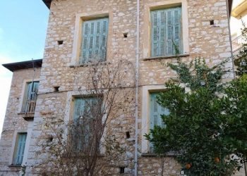 Υπογράφηκε η σύμβαση για την ανακατασκευή της οικίας Κανδηλά