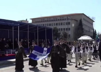 Με καλό καιρό και πλήθος κόσμου η παρέλαση της 25ης Μαρτίου στα Ιωάννινα