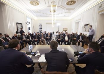 Στη συνάντηση του Πρωθυπουργού με τους 33 Δημάρχους του Δικτύου Ορεινών Δήμωνσυμμετείχε ο Δήμαρχος Πωγωνίου