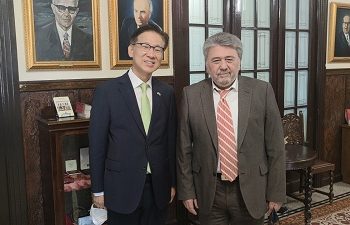 Συνεργασία με τον Πρέσβη της Κορέας