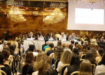 Σταθερά και δυνατά στη «μάχη» κατά των εξαρτήσεων