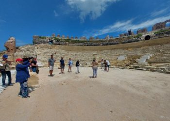 ‘Έλληνες και ξένοι δημοσιογράφοι ξεναγηθήκαν στην Πολιτιστική Διαδρομή στα Πέντε Αρχαία Θέατρα της Ηπείρου