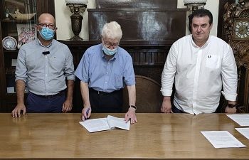 Υπογραφές συμβάσεων για έργα σε Μπιζάνι και Παμβώτιδα