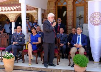 Ονοματοδοσία της πλατείας στον Άγιο Παίσιο