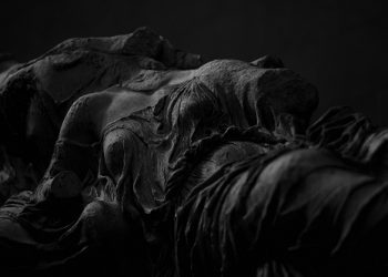 Ο Desmond Child «έβαλε» τα γλυπτά του Παρθενώνα στο Ηρώδειο