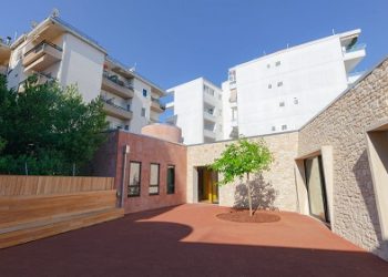 Ένα νηπιαγωγείο κόσμημα παραδίδεται στα παιδιά