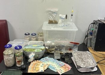 Συνελήφθη ημεδαπός στην Άρτα που κατηγορείται για κατοχή, διακίνηση και καλλιέργεια ναρκωτικών