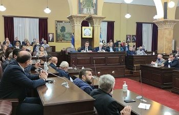 Το Δημοτικό Συμβούλιο τίμησε τη μνήμη του Φίλιππου Τσουμάνη