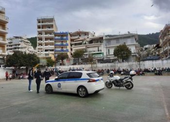 Ενημερωτική επίσκεψη της Τροχαίας Ηγουμενίτσας στο 1ο Δημοτικό Σχολείο