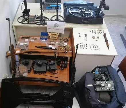Αντικείμενα πολιτιστικής κληρονομιάς βρέθηκαν και κατασχέθηκαν από το Τμήμα Ασφάλειας Άρτας