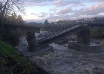 Κατάρρευση γέφυρας Κομποτίου και πλημμύρες στα χωριά του Αχελώου