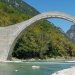 Αγιασμός των υδάτων στο ιστορικό γεφύρι της Πλάκας