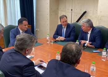 Ο Δήμαρχος Πρέβεζας συνυπέγραψε στο ΥΠ.ΑΝ. παρουσία του Υπουργού Άδωνι Γεωργιάδη, της Διοίκησης της Μ.Ο.Δ. Α.Ε. και των πέντε Δημάρχων της συνέργειας την Ο.Χ.Ε. για τον Αμβρακικό