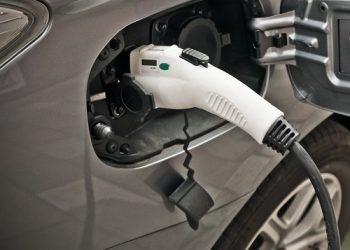 Εύκολη αναζήτηση σημείων φόρτισης για ηλεκτρικά οχήματα με τη νέα εφαρμογή «Recharge»