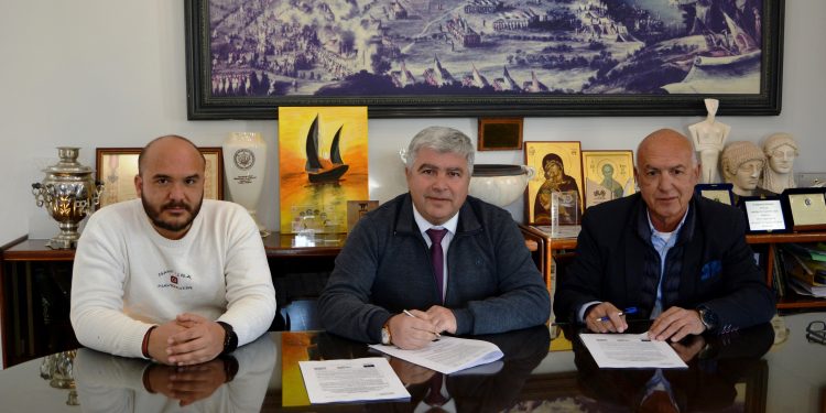 Υπεγράφη η σύμβαση για τα συμπληρωματικά έργα αναβάθμισης Αλιευτικού Καταφυγίου Πρέβεζας