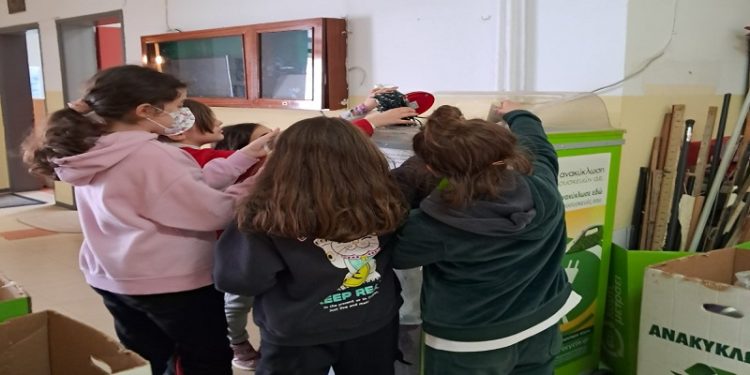 Το 5ο Δημοτικό Σχολείο Ιωαννίνων “Βαλάνειος Σχολή” στηρίζει ενεργά την ανακύκλωση