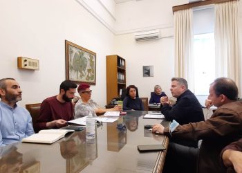 Συνάντηση ΟΙΕΛΕ με αντιπροσωπεία του ΜέΡΑ25 στη Βουλή