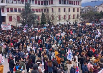 Γιάννενα: Μεγάλη συγκέντρωση για την απεργία και το δυστύχημα των Τεμπών