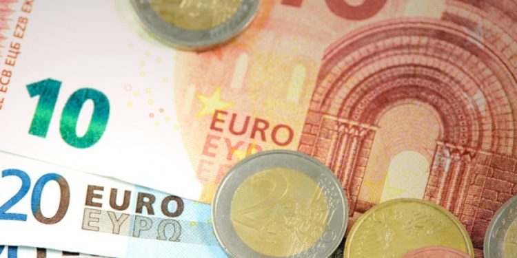 Στα 780 ευρώ από την 1η Απριλίου ο κατώτατος μισθός