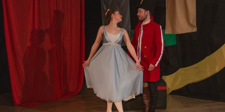 Ο Μολυβένιος Στρατιώτης & η Χάρτινη Μπαλαρίνα από το Καλλιτεχνικό Σωματείο «οὶ ΑΘΕΡΑΠΕΥΤΟΙ»