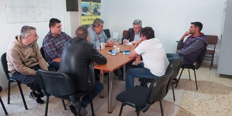 Με τους επαγγελματίες οδηγούς Ταξί η Δημοτική Αρχή Άρτας