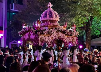 Περιφορά Επιταφίων από τους Ιερούς Ναούς της Άρτας