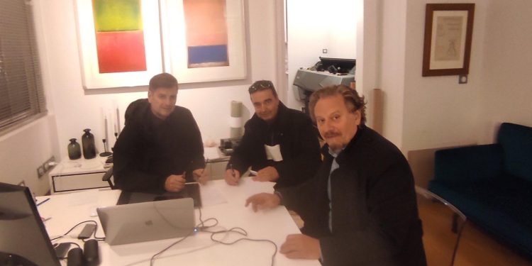 Συνάντηση Θ. Οικονόμου με τους φωτογράφους