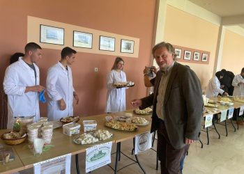 Επίσκεψη Θ. Οικονόμου στην Γαλακτοκομική Σχολή